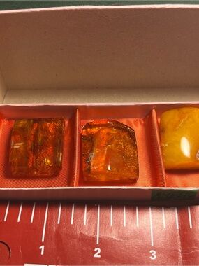 KALININGRAD AMBER KIRIPHAT OCT25462-794.  Beautiful amber in original box.